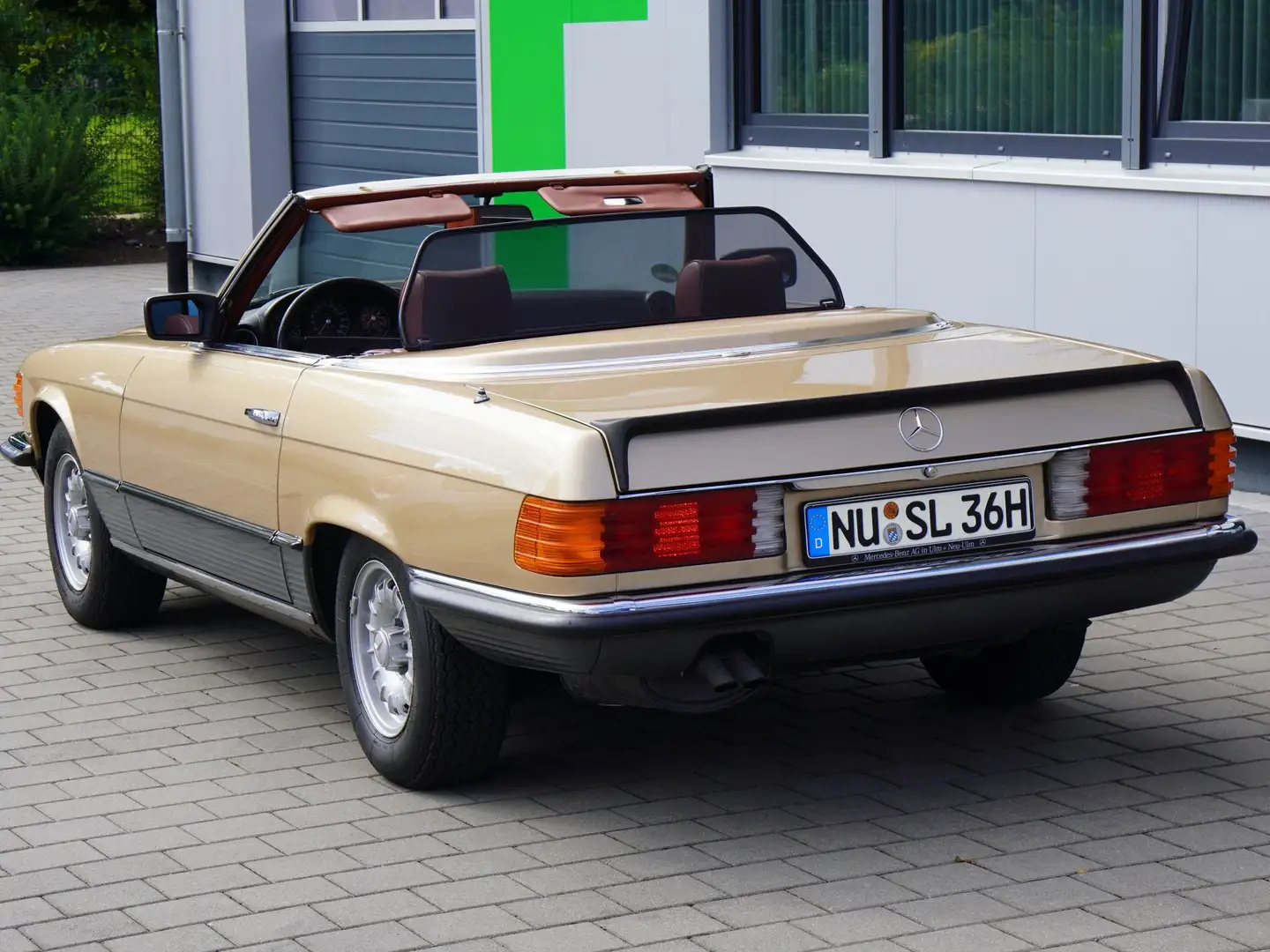 Mercedes-Benz SL 500 R107 Gold - 2