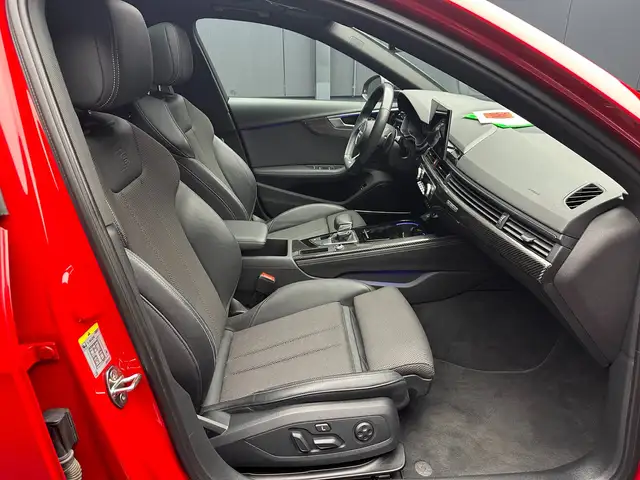 Audi A4 view 11
