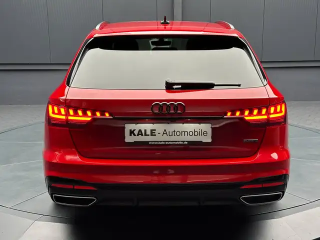 Audi A4 view 4