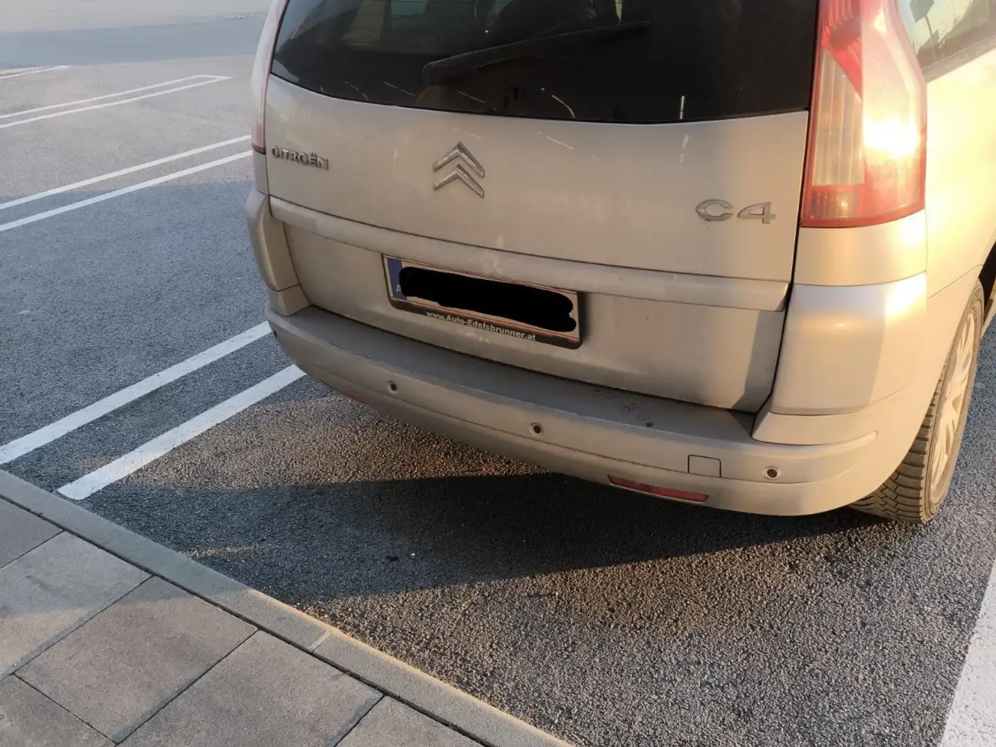 Citroen Grand C4 Picasso Tendance Grau - 2