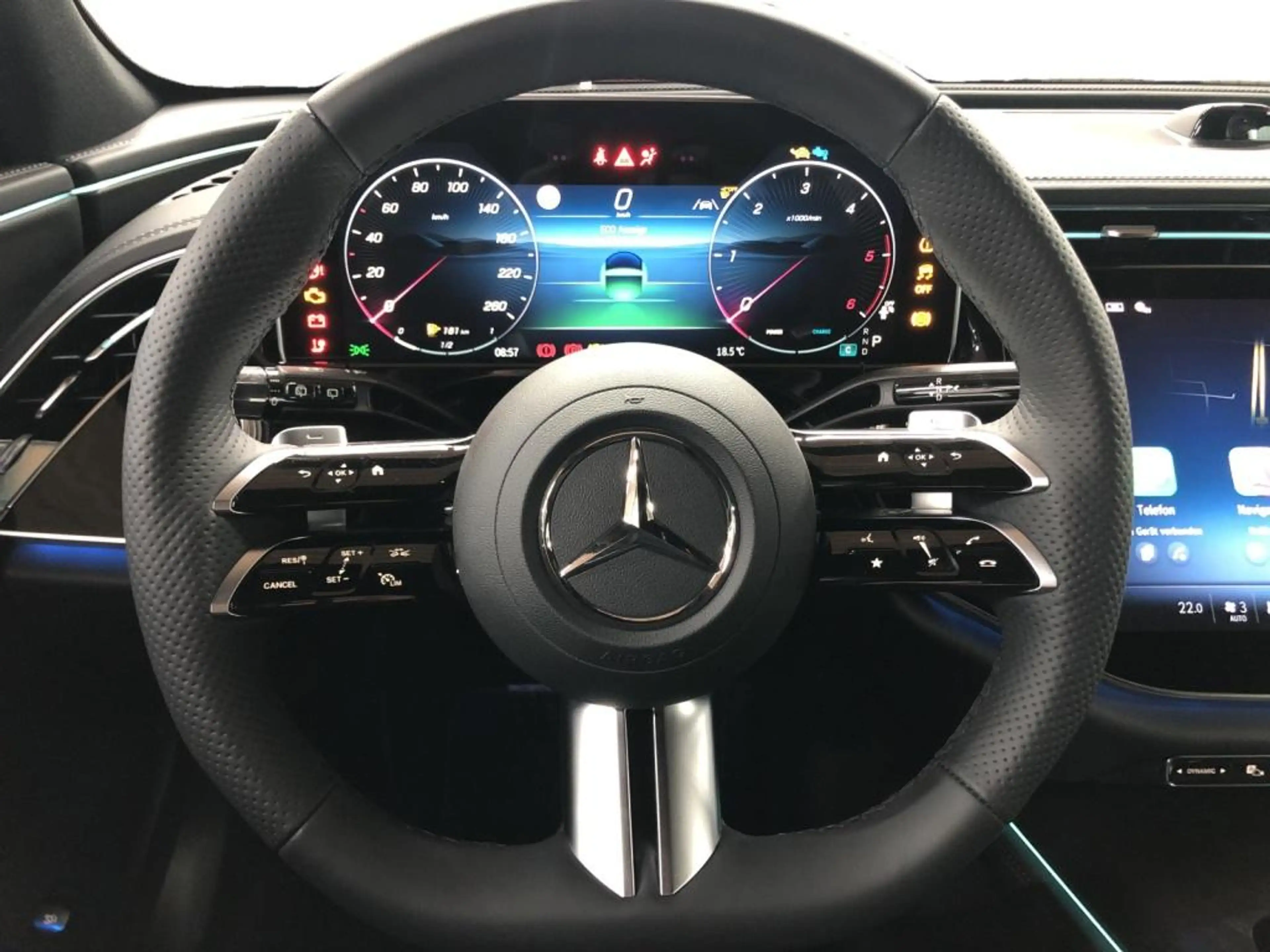 Mercedes-Benz E 450 d 4MATIC T-Modell AMG+MBUX+Superscreen+AHK — photo 12