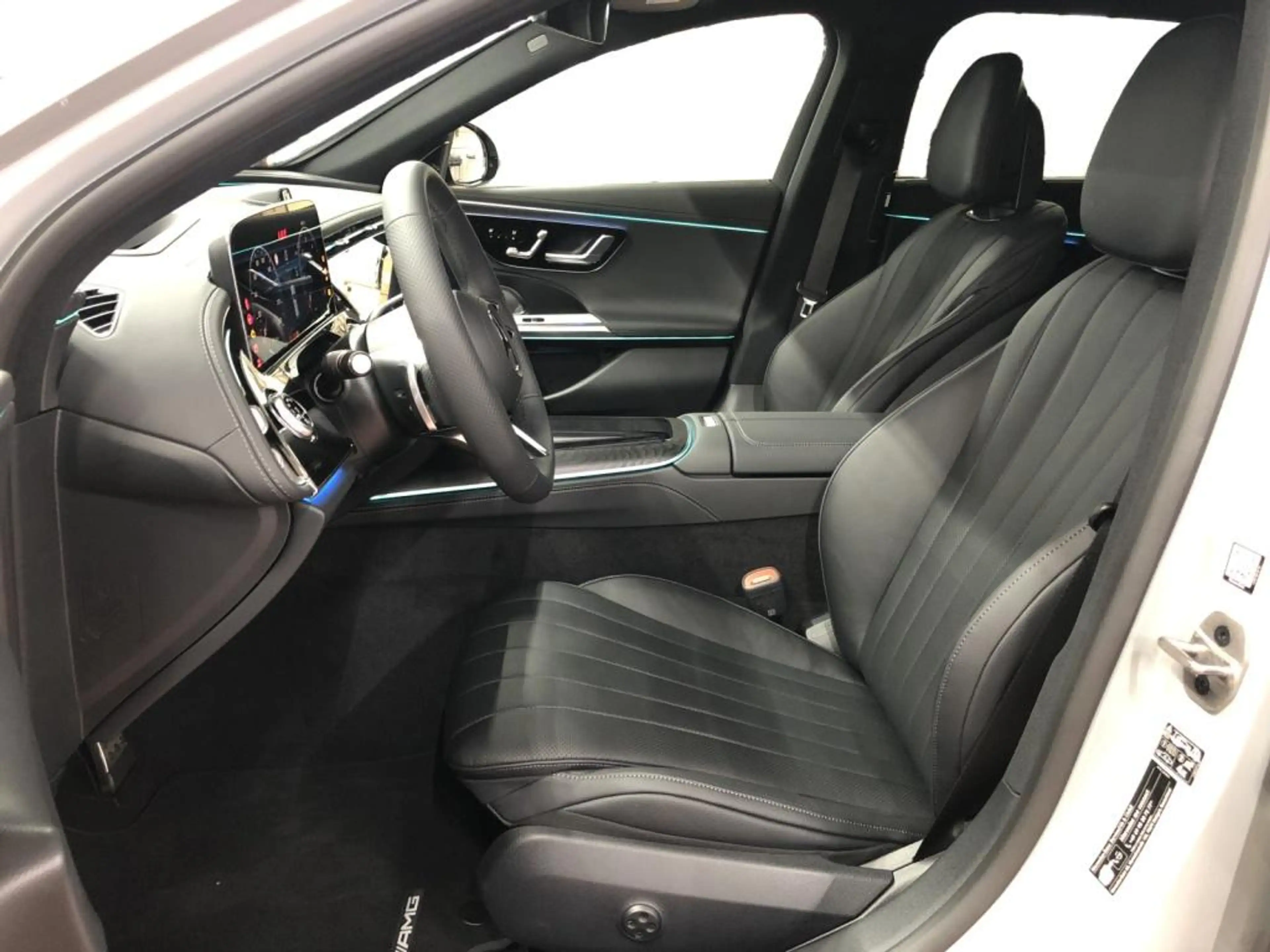 Mercedes-Benz E 450 d 4MATIC T-Modell AMG+MBUX+Superscreen+AHK — photo 7