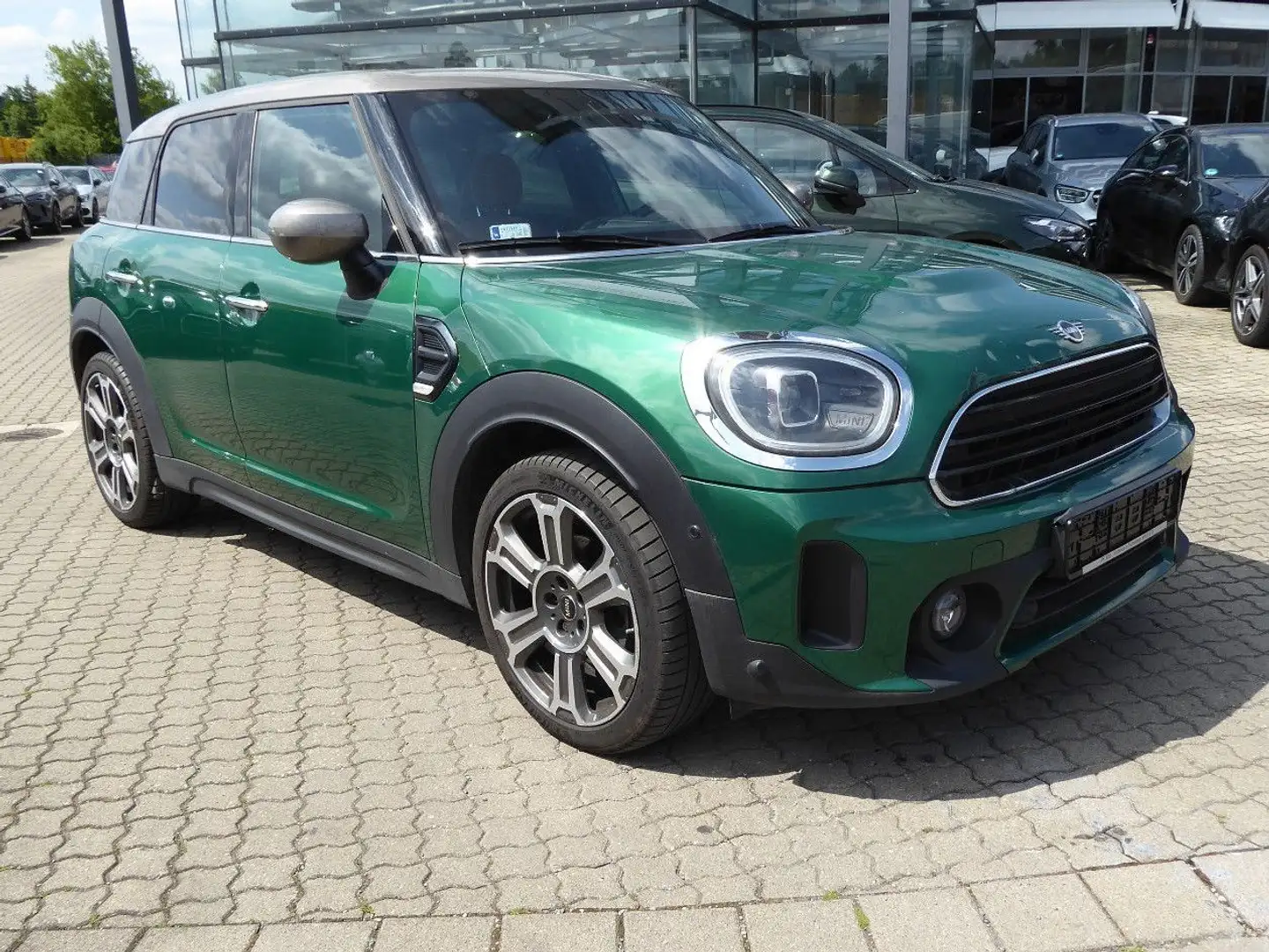 MINI Cooper Countryman MINI Yours Trim Pano LED Navi Grün - 1