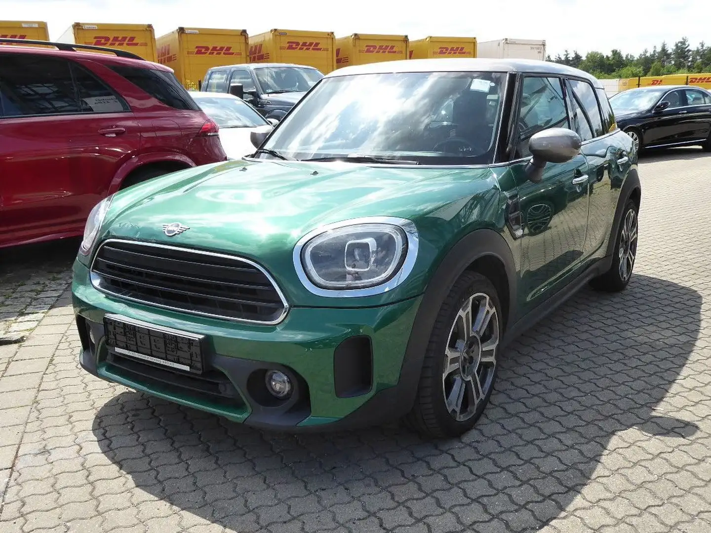 MINI Cooper Countryman MINI Yours Trim Pano LED Navi Grün - 2