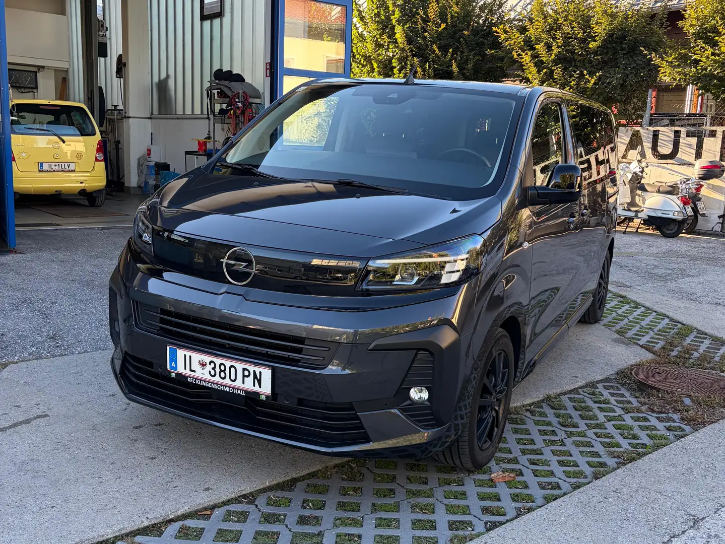 Opel Zafira Life Zafira 2,0 Diesel S Grau - 1