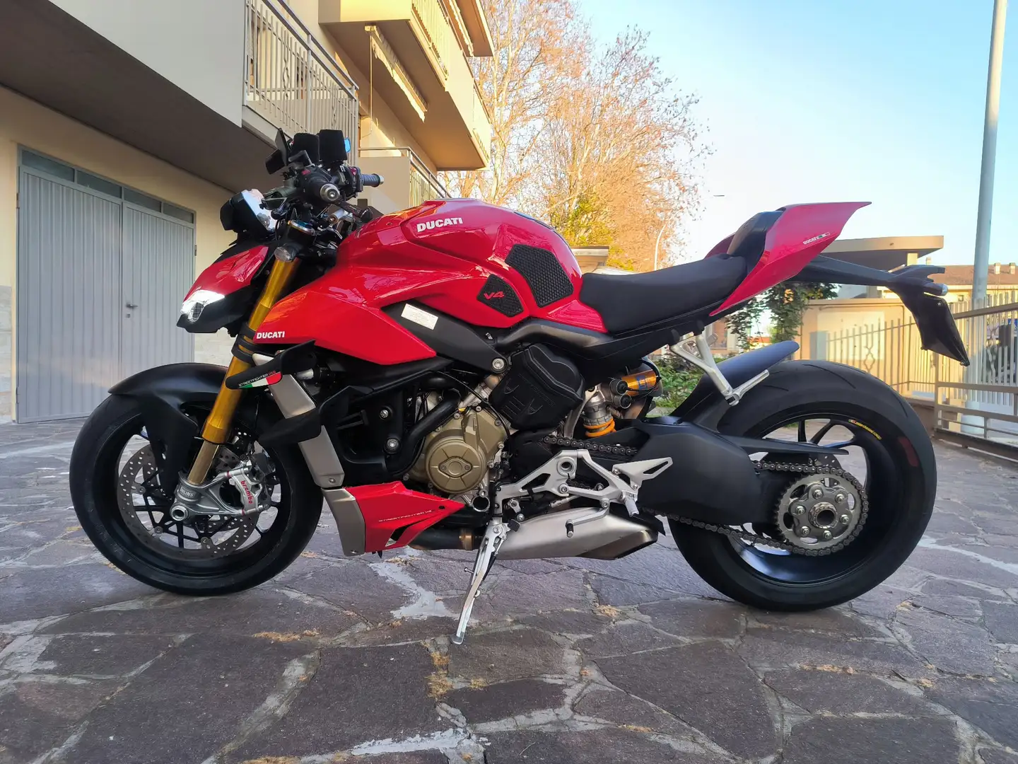 Ducati Streetfighter V4S Rosso - 2