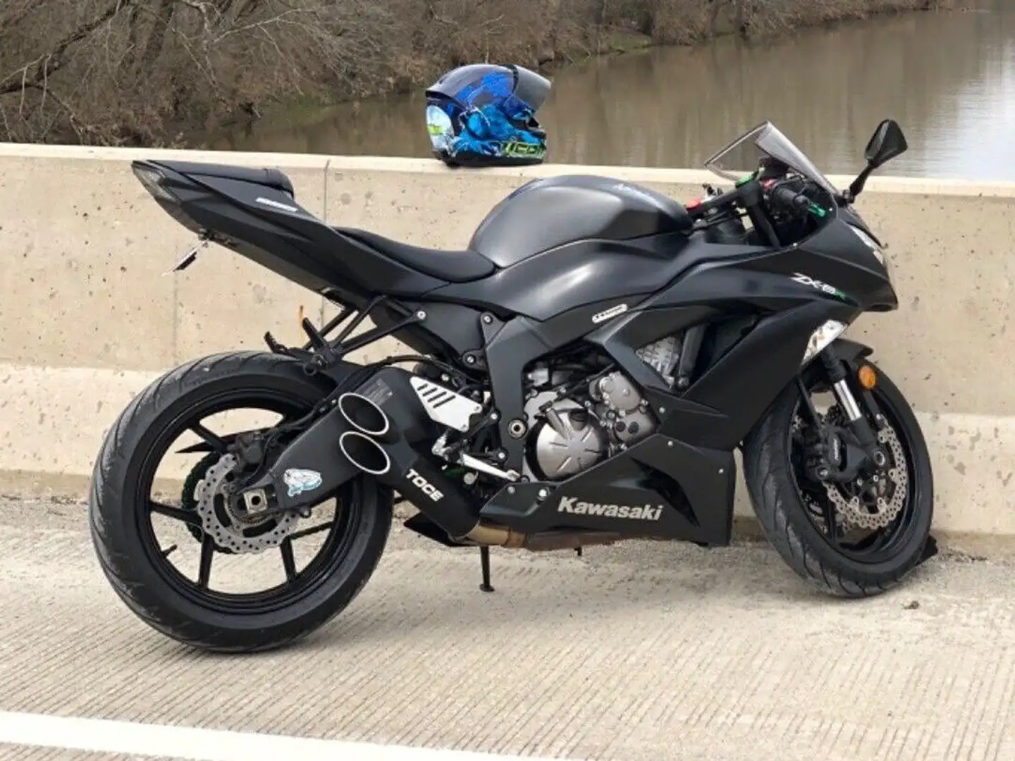 Kawasaki Ninja ZX-6R Negru - 2