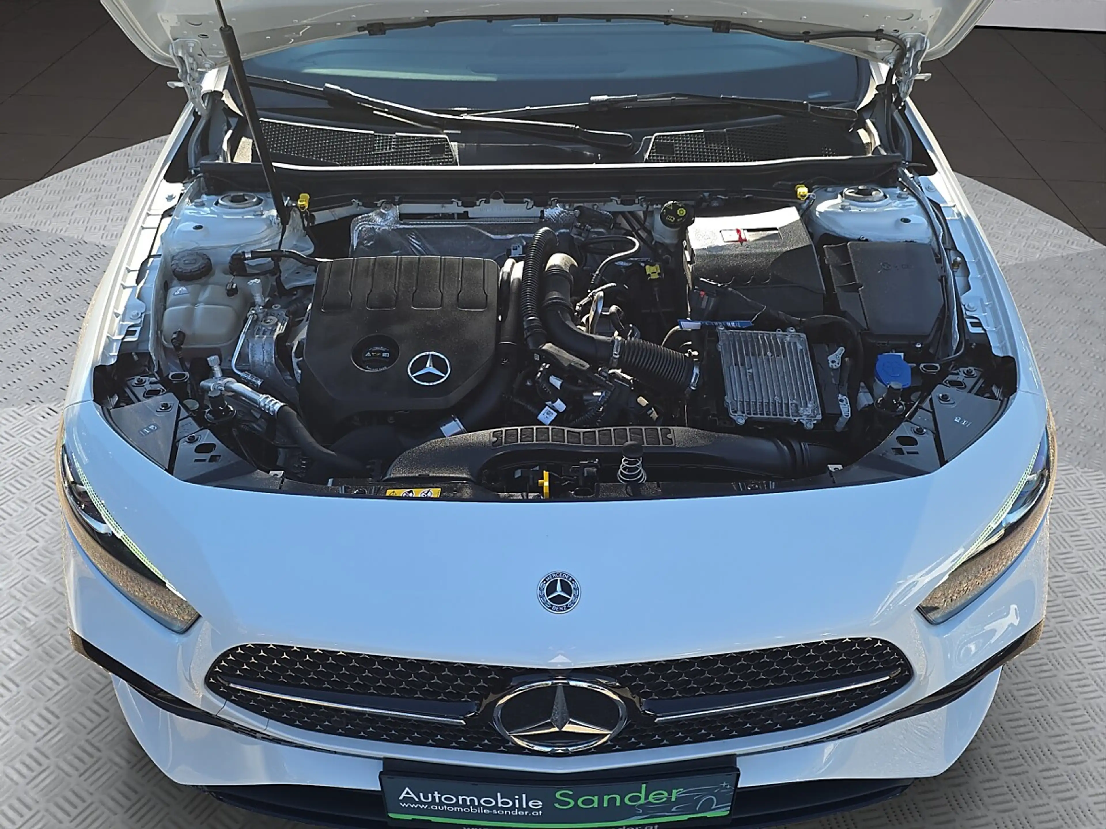 Mercedes-Benz A 180 48V AMG Line*PANORAMADACH/MULTIBEAM LED/1.BESITZ* — photo 6