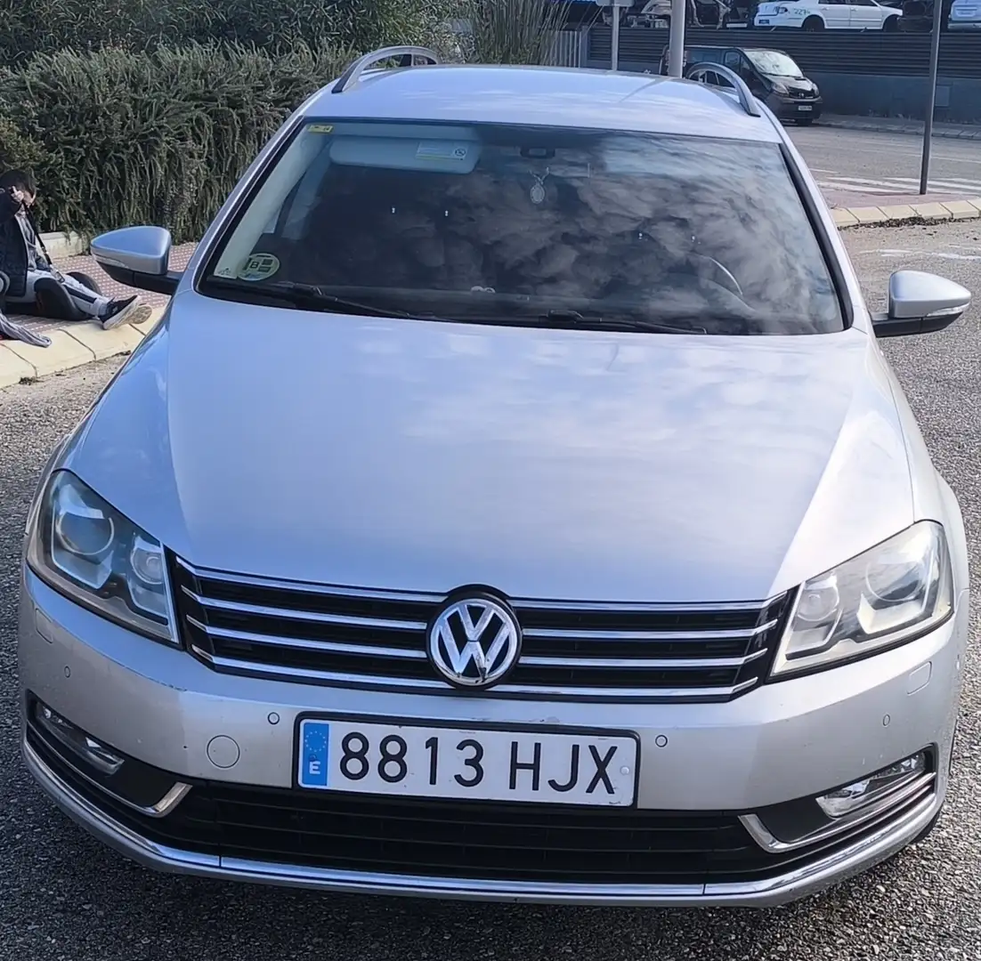 Volkswagen Passat Variant 2.0TDI Advance BMT DSG Plateado - 2