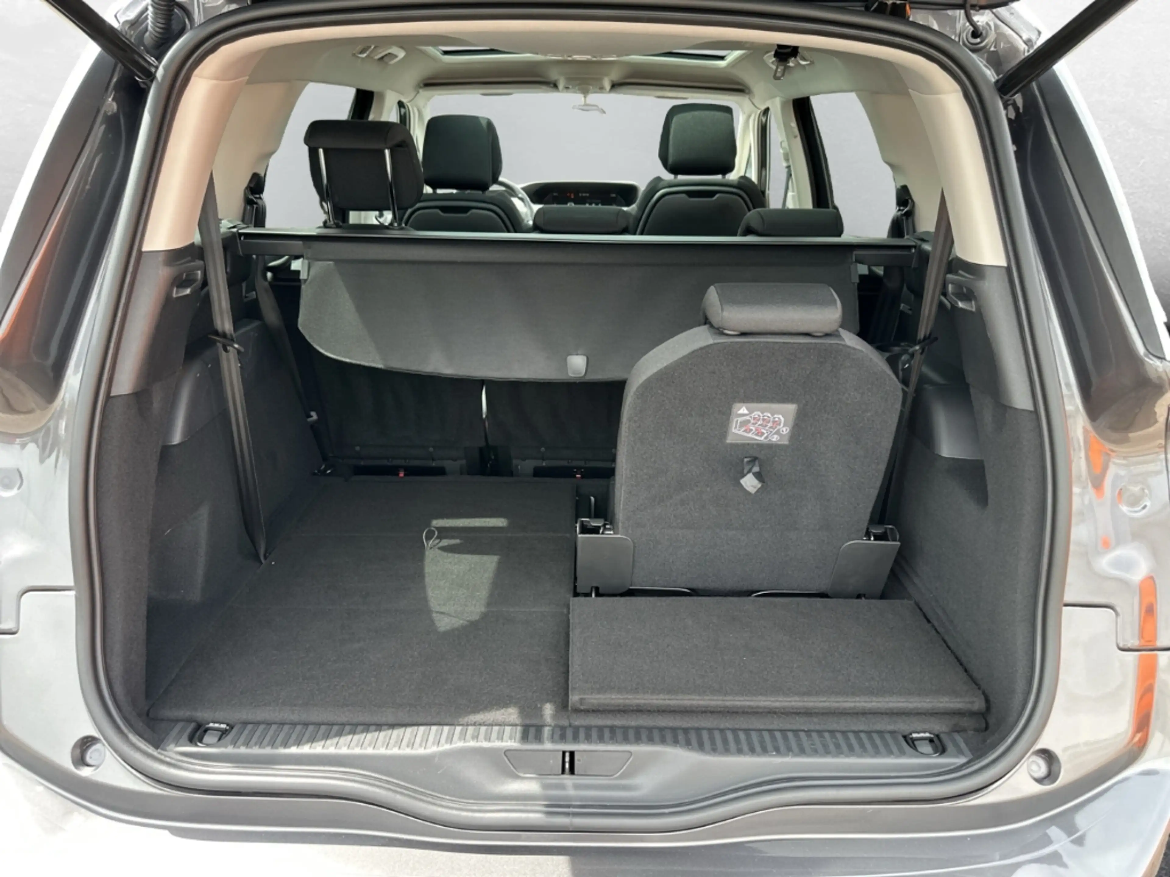 Citroen C4 SpaceTourer Shine Pack Panorama Navi Bi-Xenon Dyn. Kurvenlicht — photo 6