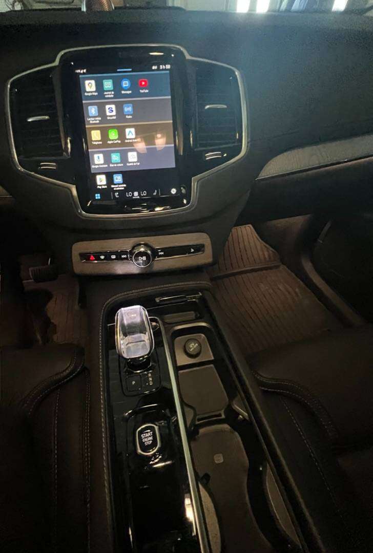 2024 Volvo XC90 Ultimate Bright Theme alt 5
