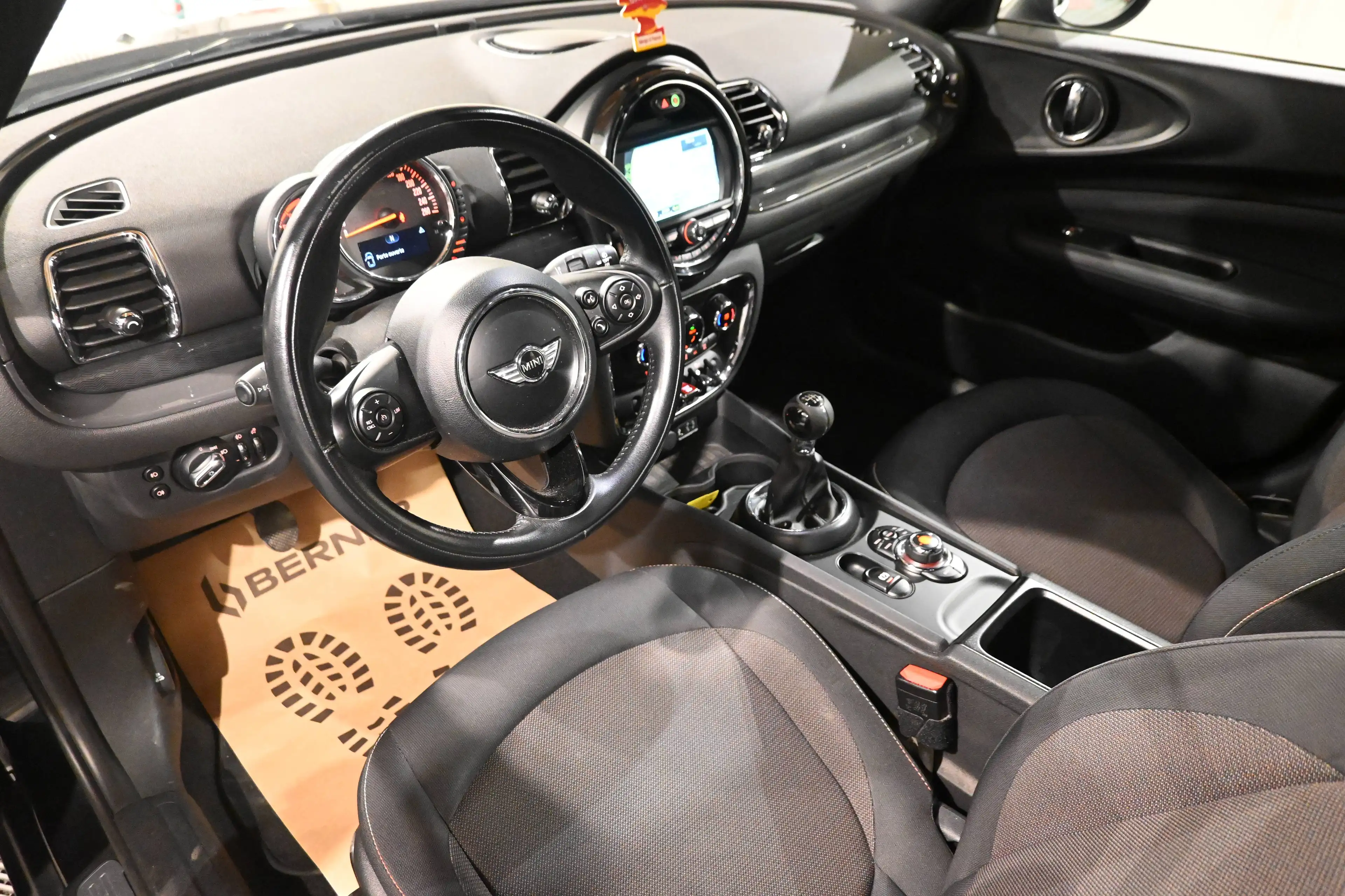 MINI Cooper D Clubman 2.0 Cooper D CLUBMAN / EURO 6b / GPS NAVIGATION / BLUETOOTH / PDC / CARNET MINI !! — photo 12