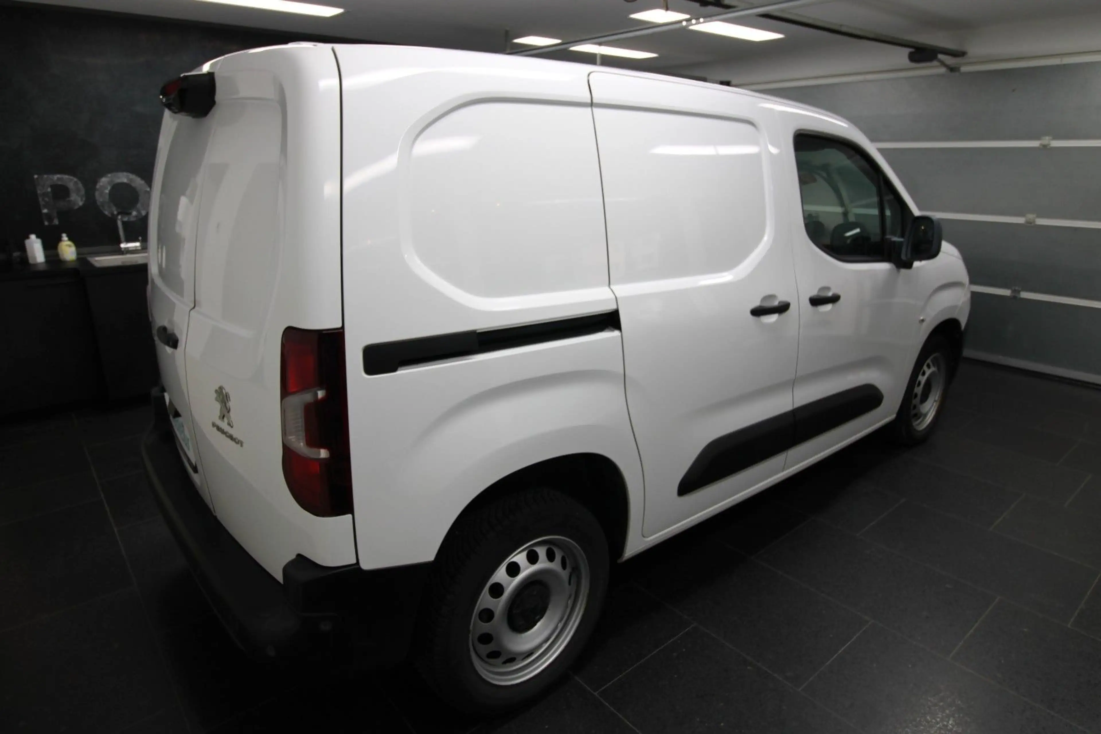 Peugeot Partner Premium L1*AUTOM*CAM*KLIMA*NAVI*PDC*SHZ* — photo 6