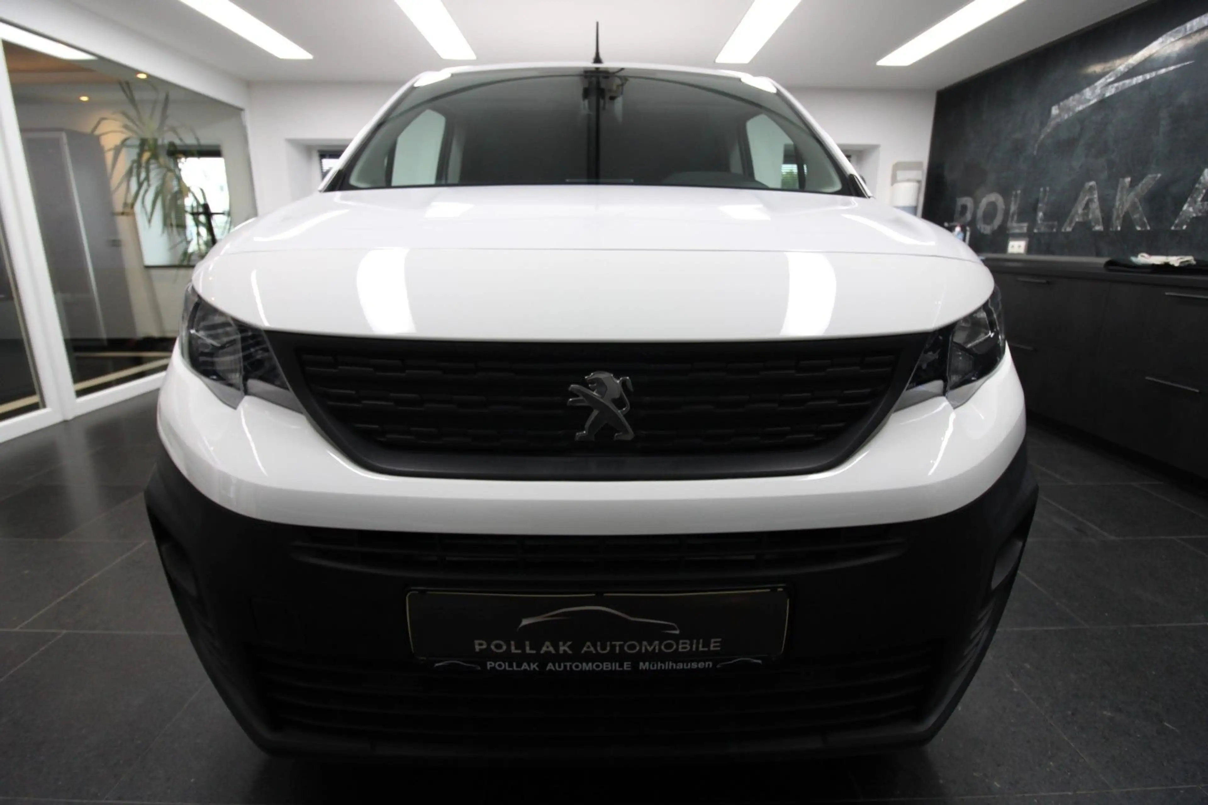 Peugeot Partner Premium L1*AUTOM*CAM*KLIMA*NAVI*PDC*SHZ* — photo 12