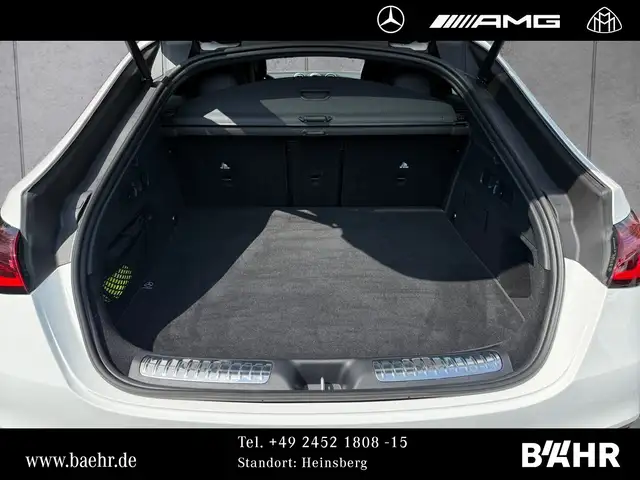 Mercedes-Benz 220 view 10