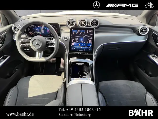 Mercedes-Benz 220 view 4