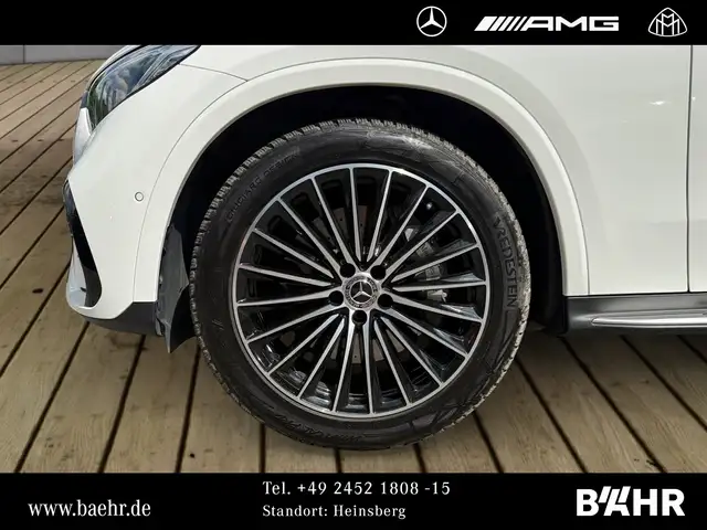 Mercedes-Benz 220 view 6