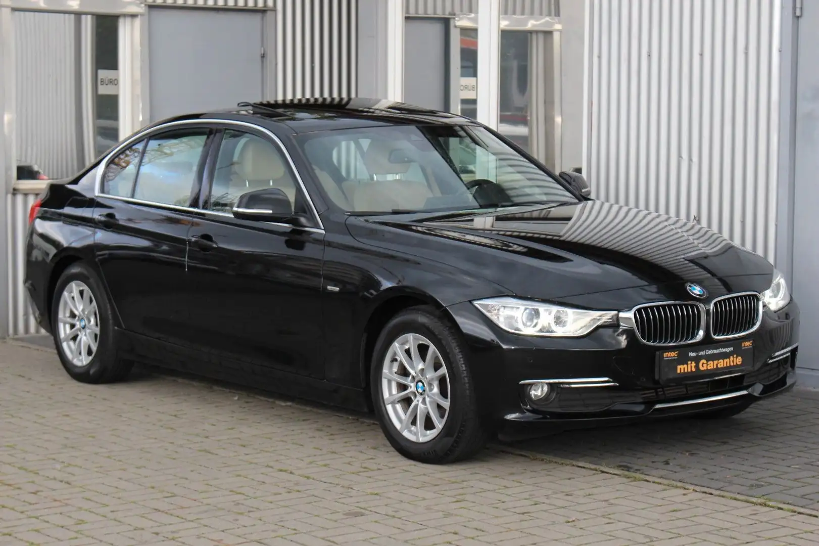 BMW 318 d Luxury Line+Navi+Leder+Bi-Xenon+ESD Schwarz - 1