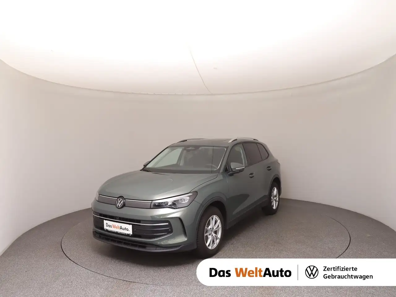 Volkswagen Tiguan Friends eTSI DSG — photo 1 of 30