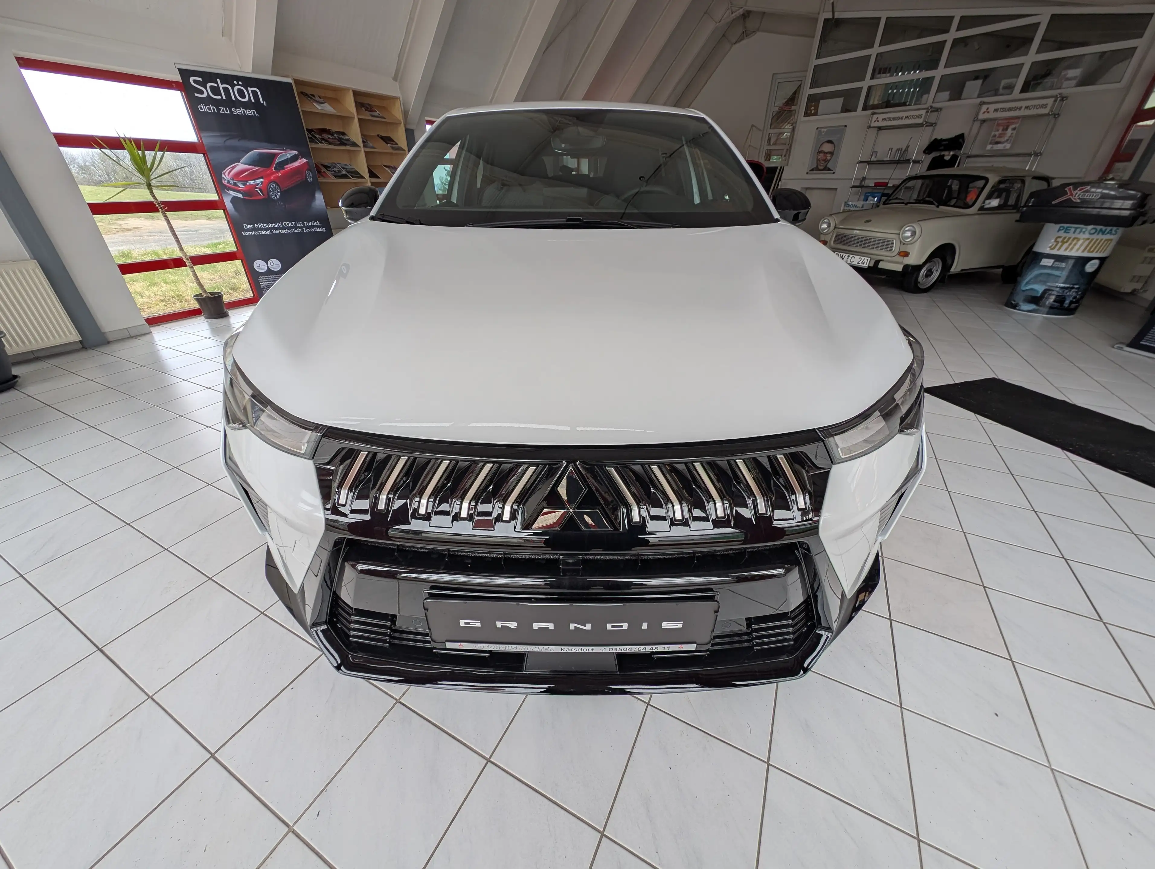 Mitsubishi Grandis 1.8 HEV 116 kW Intro Edition — photo 3