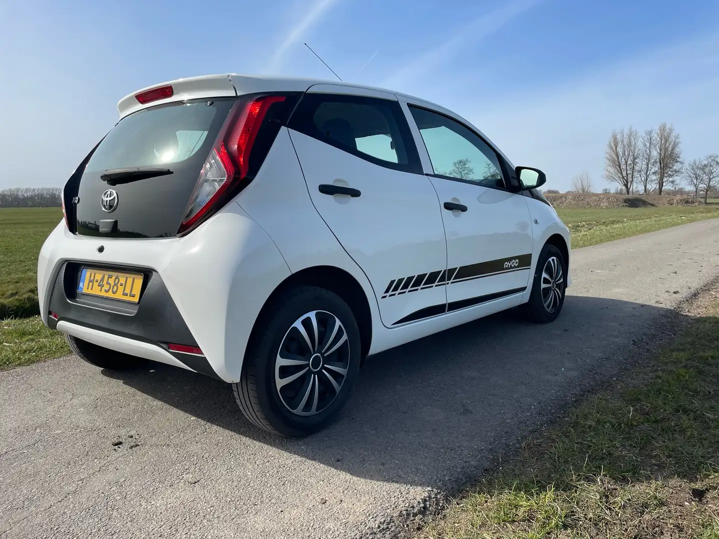 Toyota Aygo 1.0 VVT-i x Wit - 2