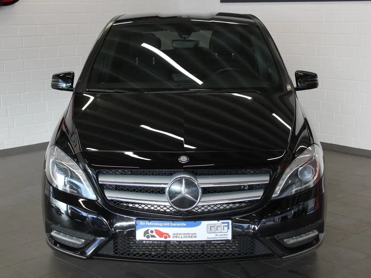 Mercedes-Benz B 180 1.6 ltr. Bi-Xenon AHK Navi Klima RDC PDC BT USB Schwarz - 2