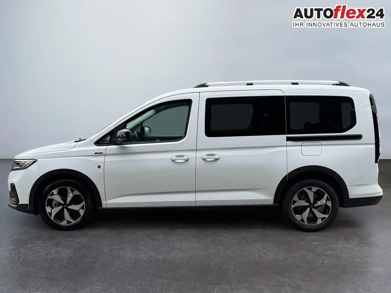Ford Grand Tourneo Active 2,0 TDCI L2 7 Sitzer 2Zoklima Anhängerku... 7