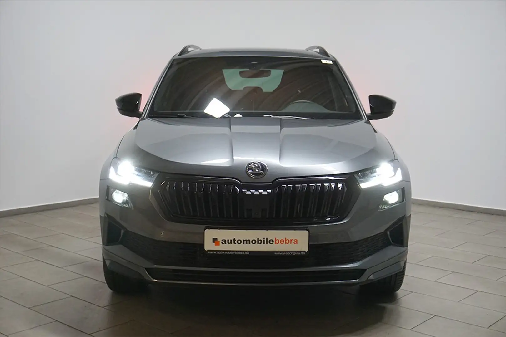 Skoda Karoq 2.0TDI DSG Sportline 4x4 Virtual Pano AHK Grau - 2