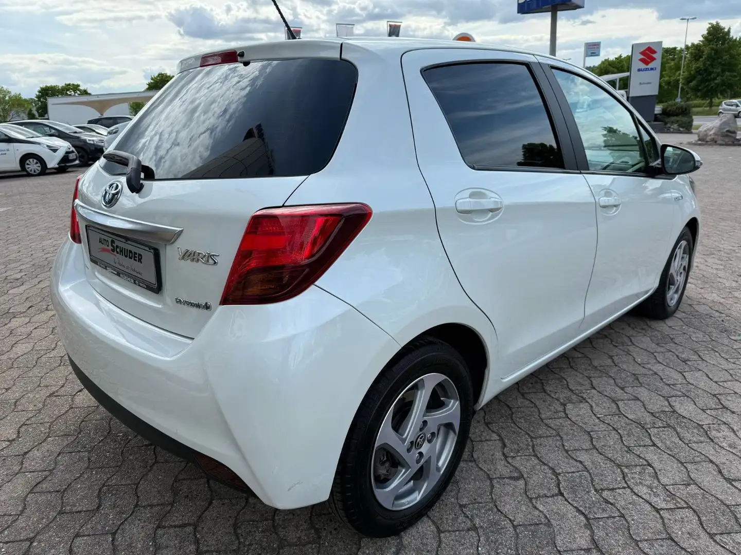 Toyota Yaris Comfort Hybrid Weiß - 2