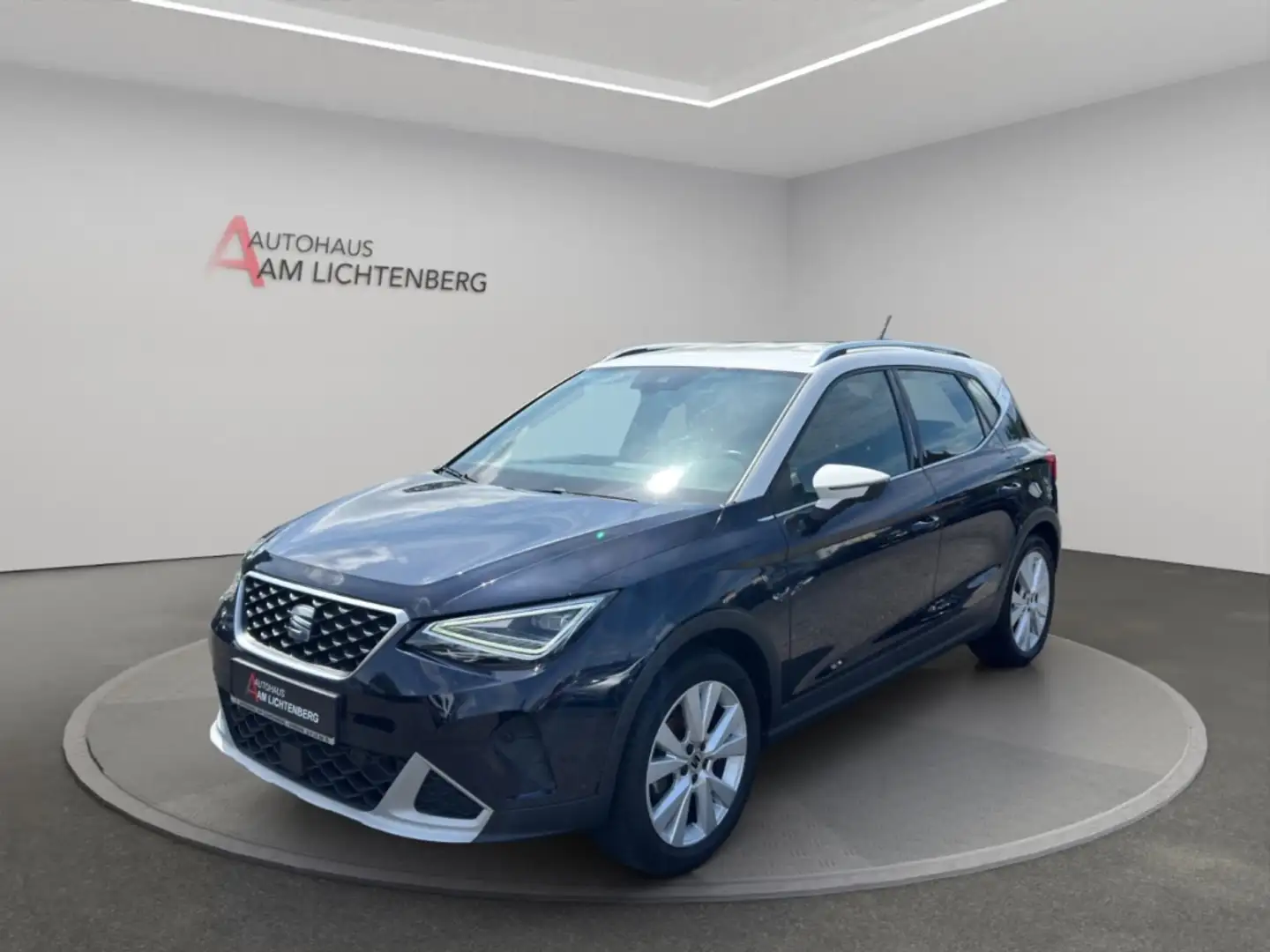 SEAT Arona Xperience 1.0 TSI NAVI+LED+PDC+KAMERA+SHZ+KLIMA Blau - 1