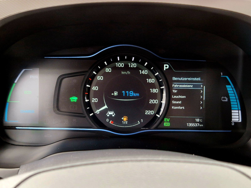 Hyundai IONIQ Style Plug-In Hybrid (Automatik, Kamera) — photo 11
