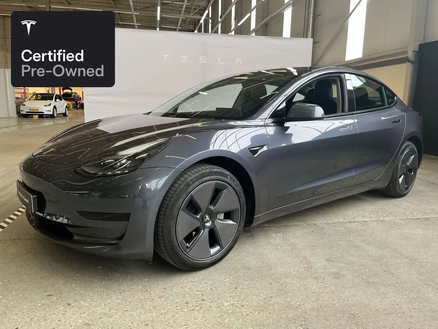 Tesla Model 3 Rear-Wheel Drive “Certified Pre-Owned” Silber - 1