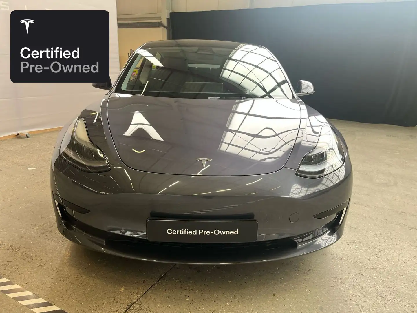 Tesla Model 3 Rear-Wheel Drive “Certified Pre-Owned” Silber - 2