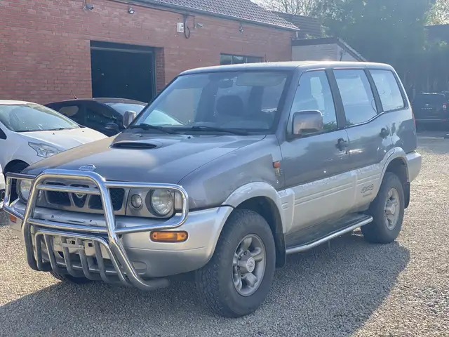Nissan Terrano 2.7 TDi SE