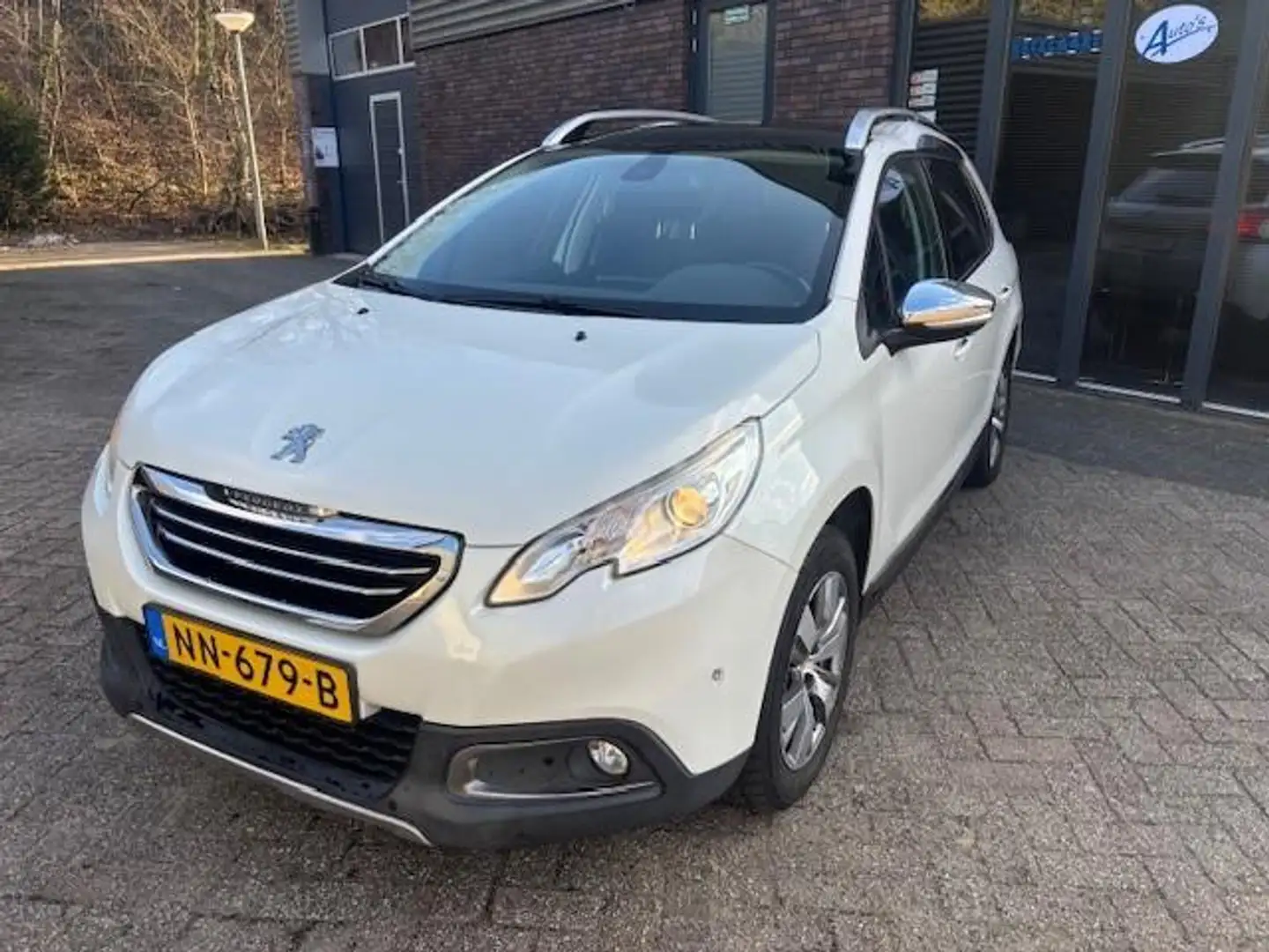 Peugeot 2008 1.2 PureTech Allure Autmaat ECC Panodak PDC Blanc - 1