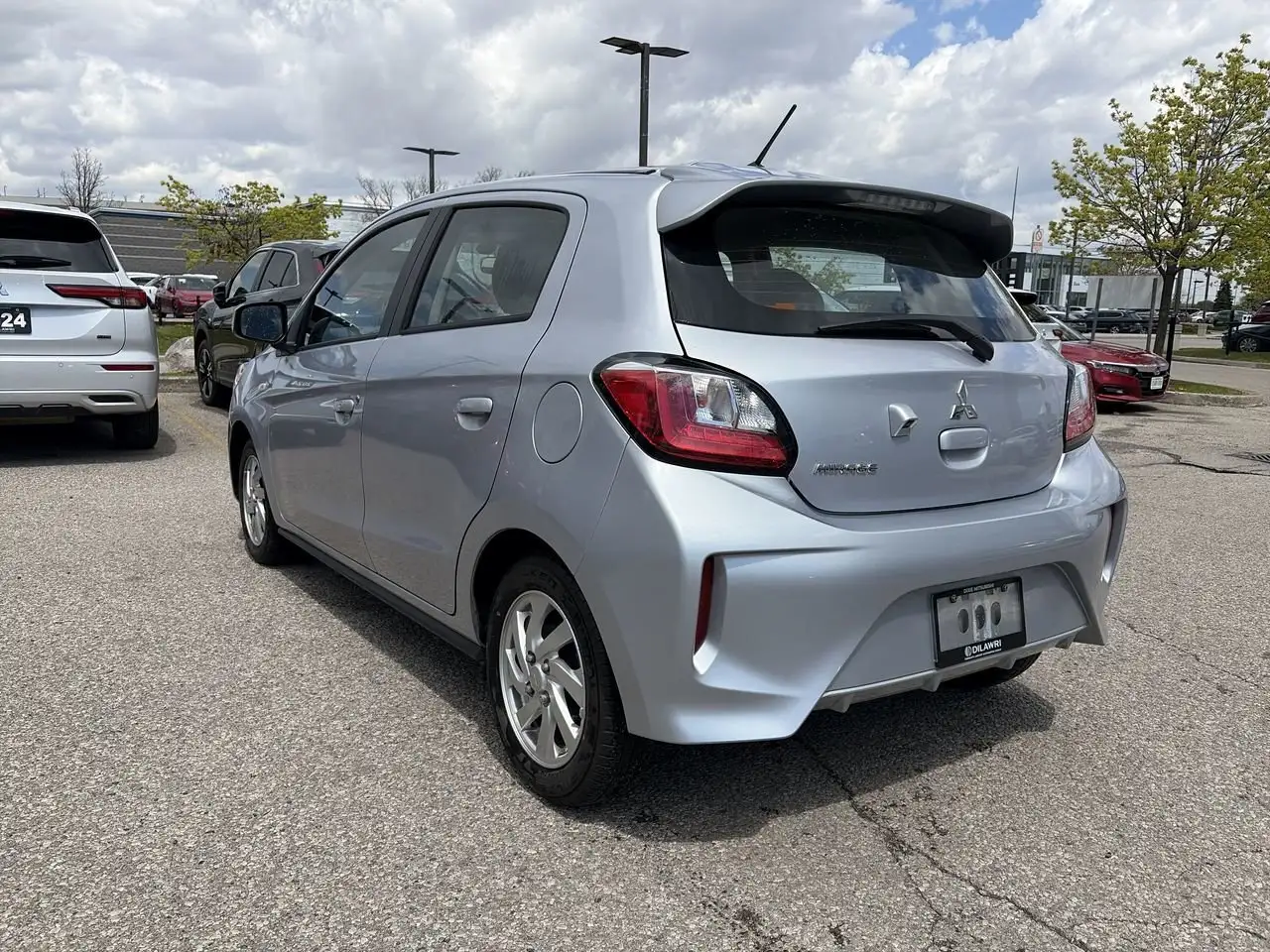 Mitsubishi Mirage снимка Mitsubishi Mirage