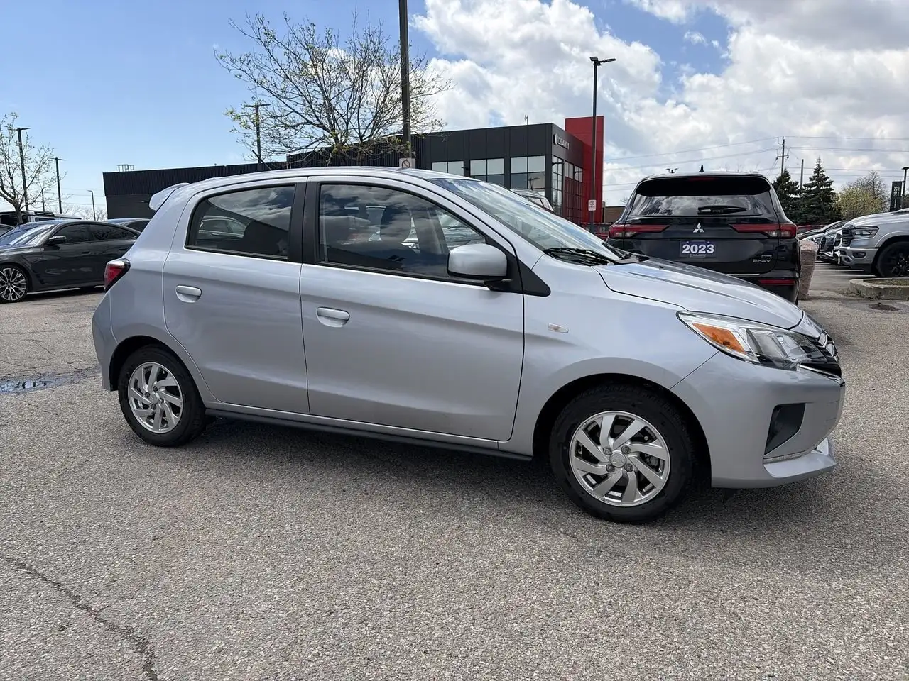 Mitsubishi Mirage снимка Mitsubishi Mirage