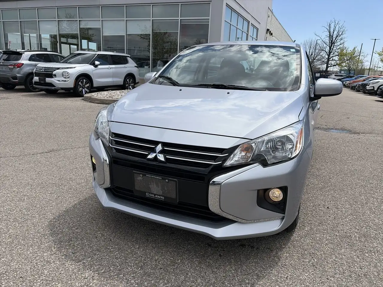 Mitsubishi Mirage снимка Mitsubishi Mirage