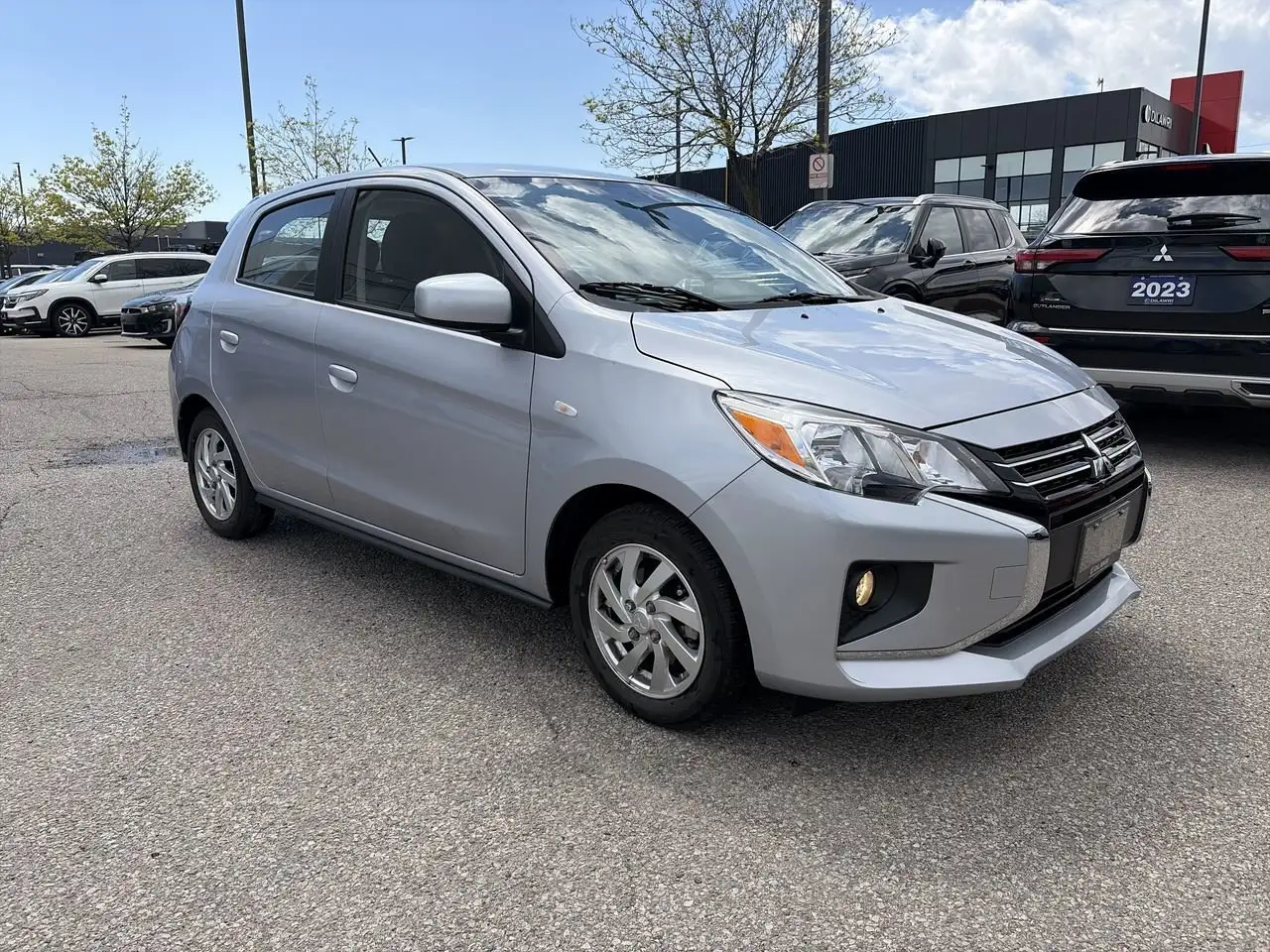 Mitsubishi Mirage снимка Mitsubishi Mirage