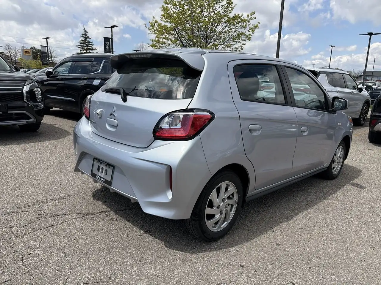 Mitsubishi Mirage снимка Mitsubishi Mirage