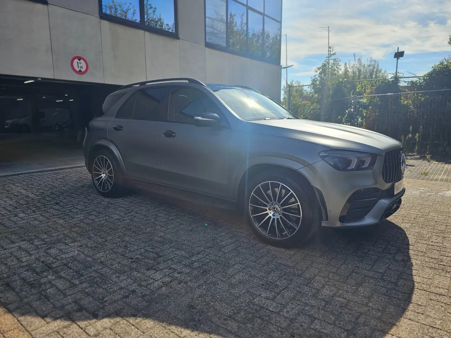 Mercedes-Benz GLE 350 GLE 350 e 4-Matic PHEV Business AMG Grau - 2