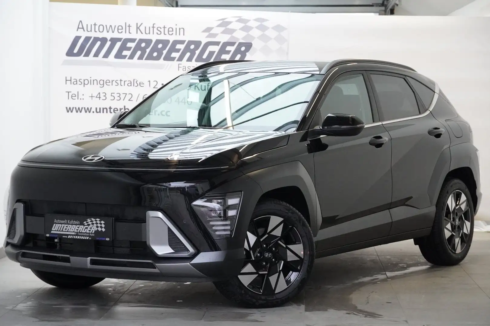 Hyundai KONA (SX2) GO Plus 1.6 T-GDI 4WD DCT, abzüglich Superbo Schwarz - 2