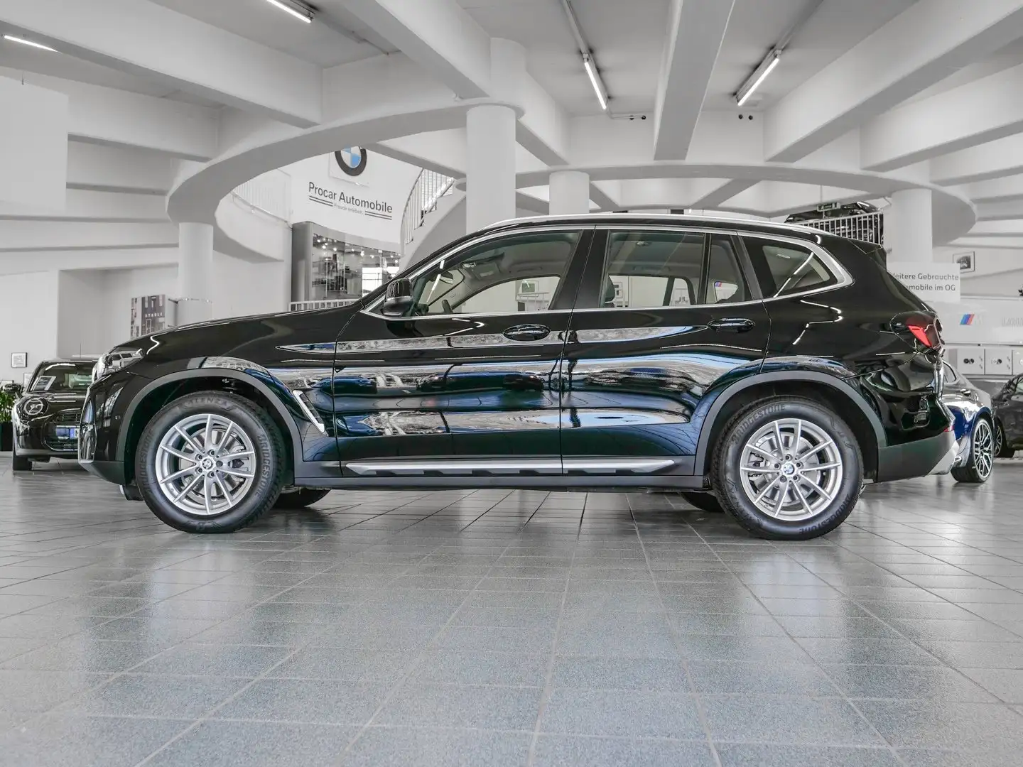 BMW X3 xDrive20i Aut Nav LED Parkass Shz 18" Noir - 2