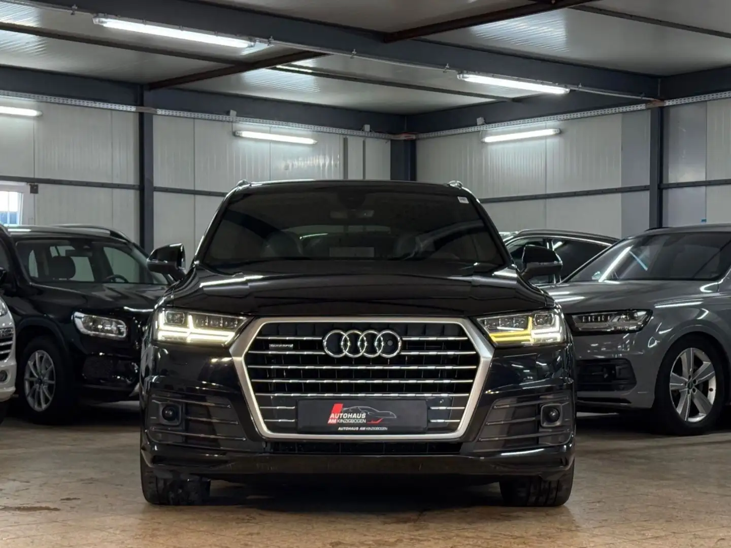 Audi Q7 S LINE*7SITZ*AIR*AHK*BOSE*ACC*STH*MTRX*HUD*21 Schwarz - 2