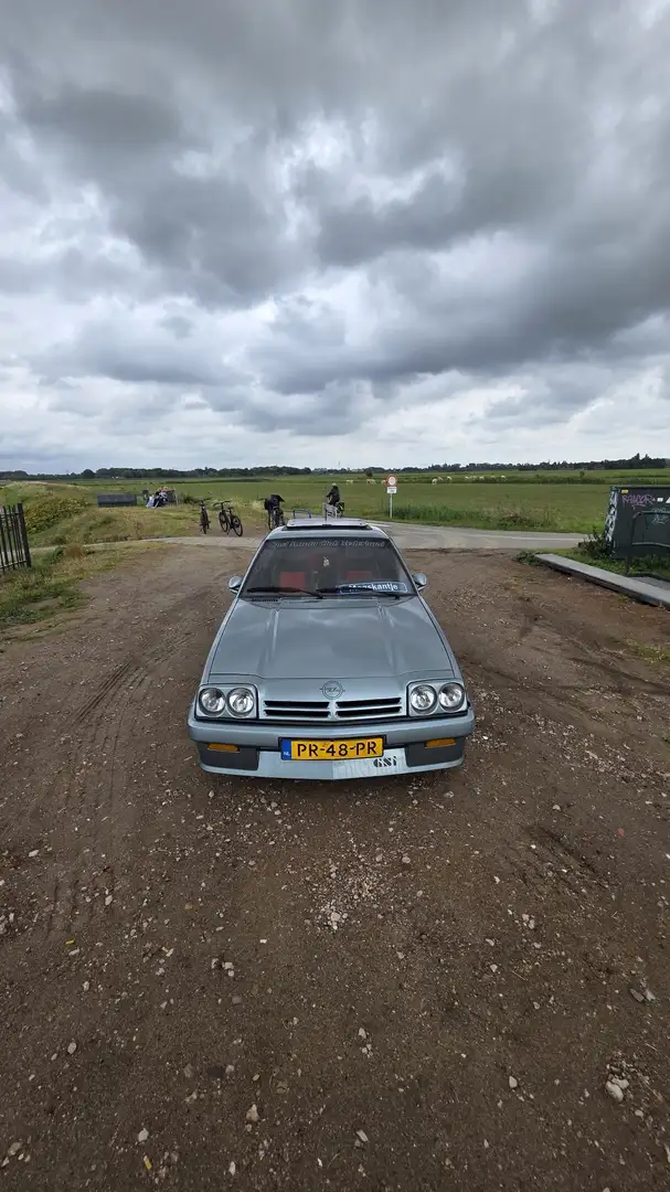 Opel Manta 2.0i GS/i Grün - 2