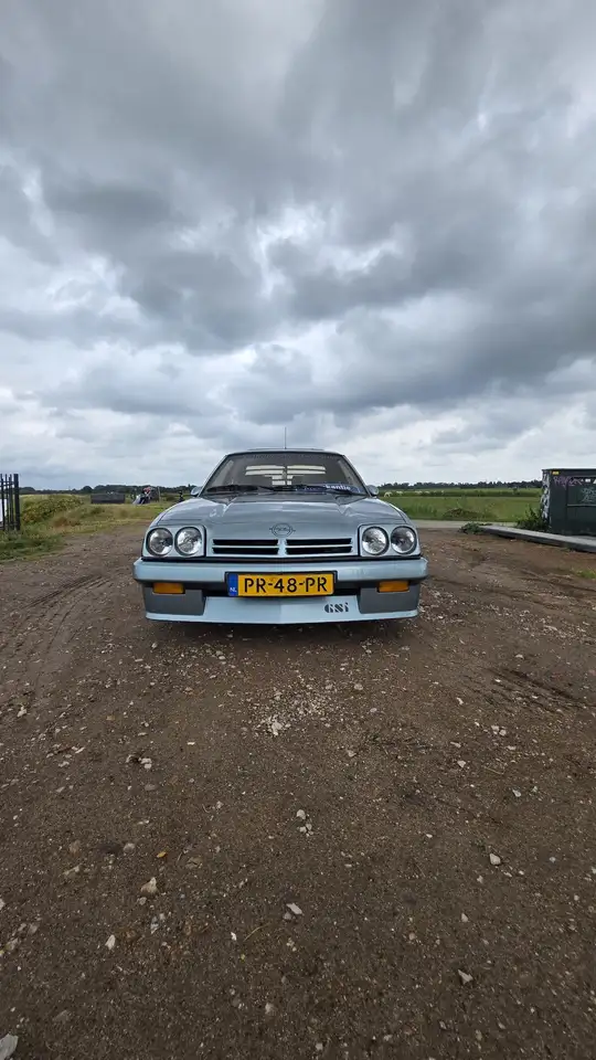 Opel Manta 2.0i GS/i, foto 3