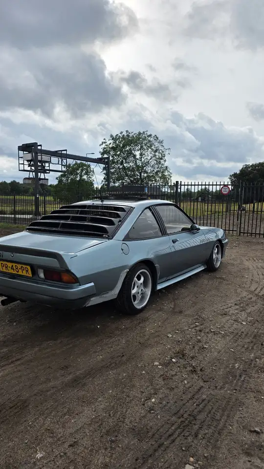 Opel Manta 2.0i GS/i, foto 10