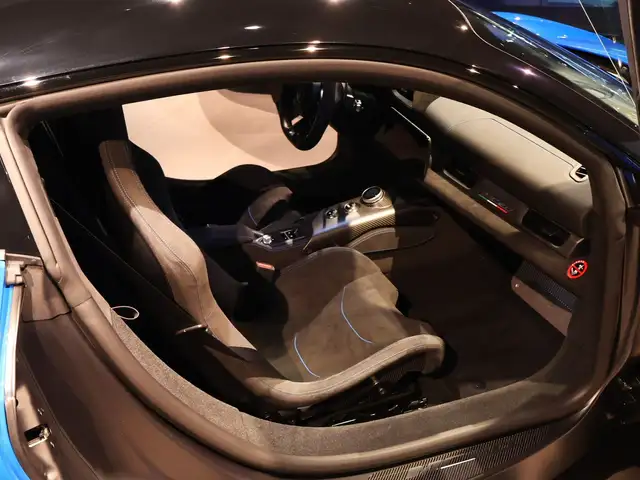 Maserati MC20 view 11