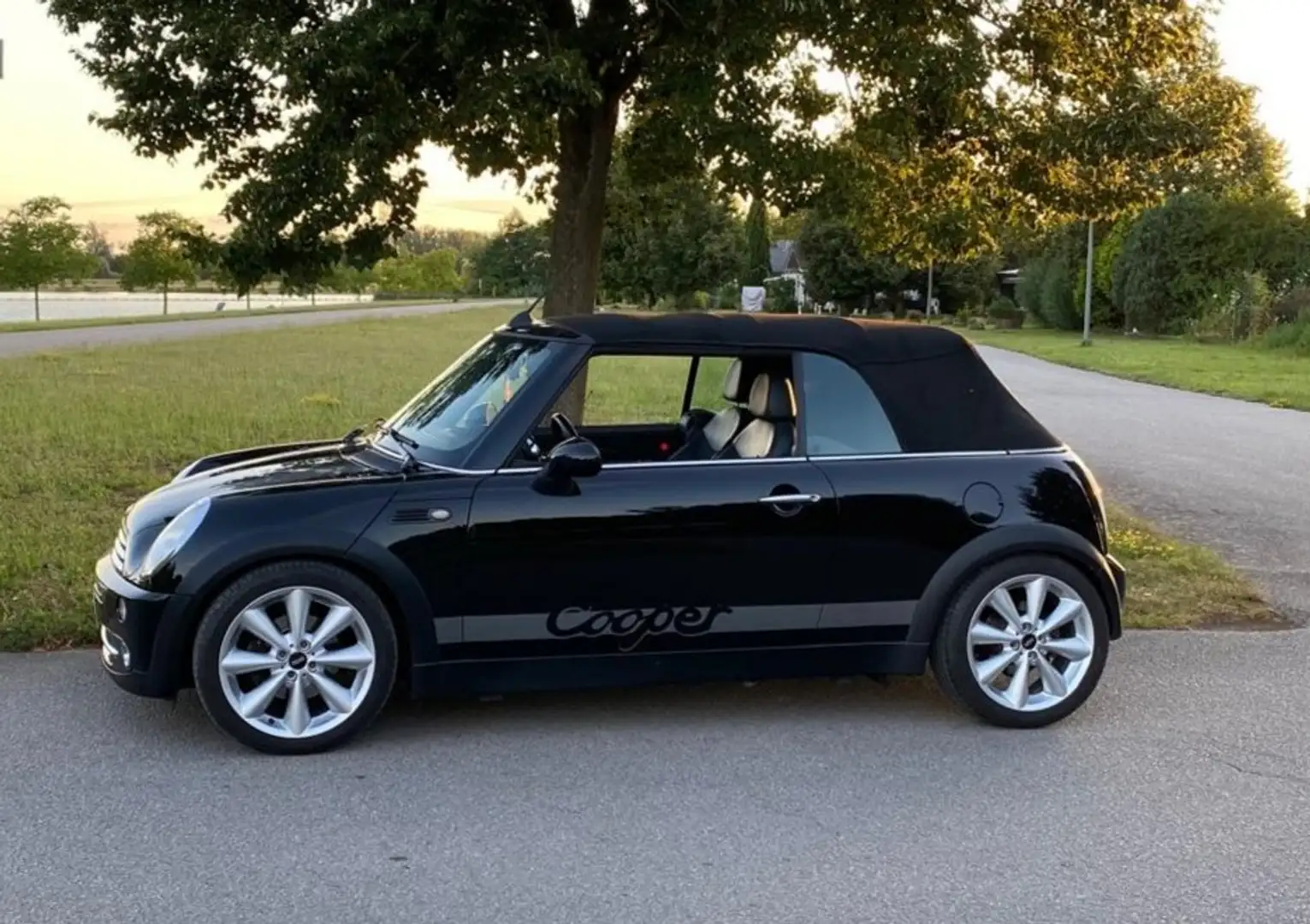 MINI One Cabrio Mini One Cabrio Schwarz - 2