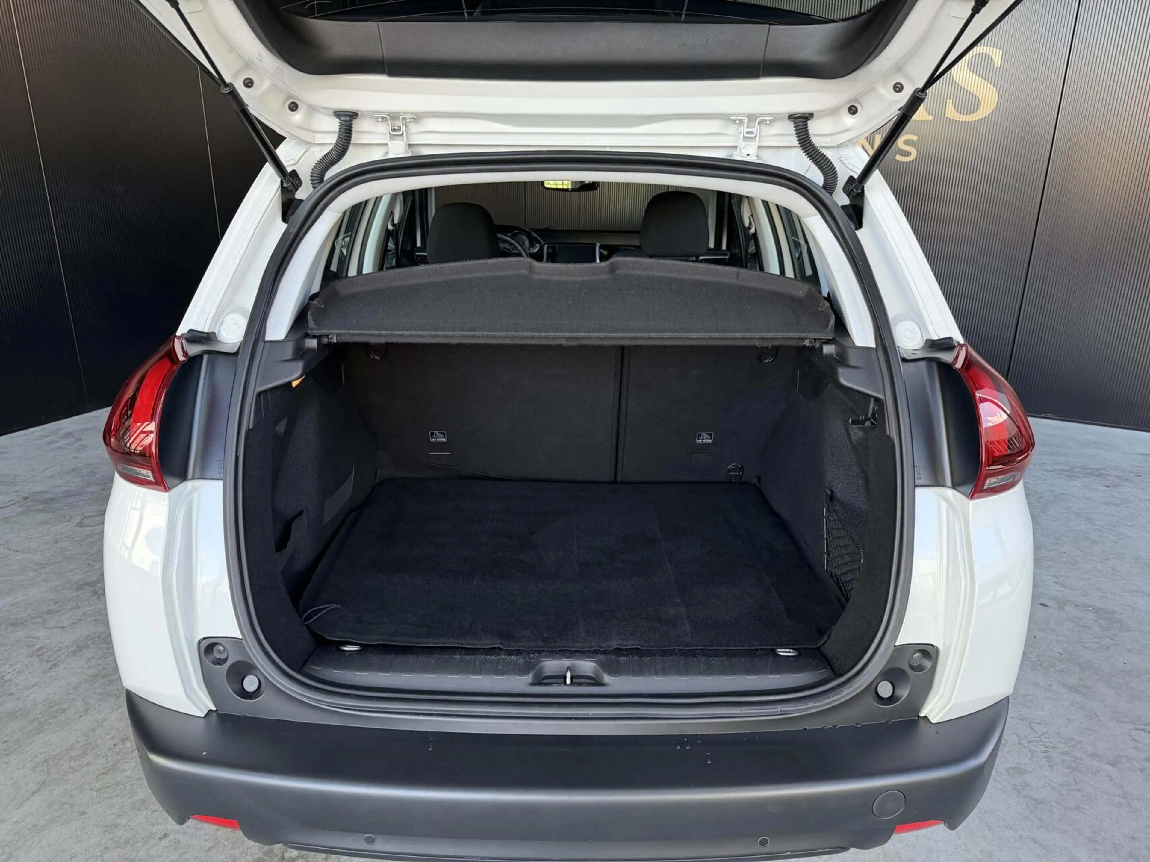 Peugeot 2008 1.2 PureTech Blue Lion|Airco|Pano|Distr V.V|NAP — photo 7